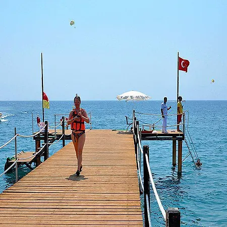 Hotel Daima Biz - Dolusu Aquapark Access